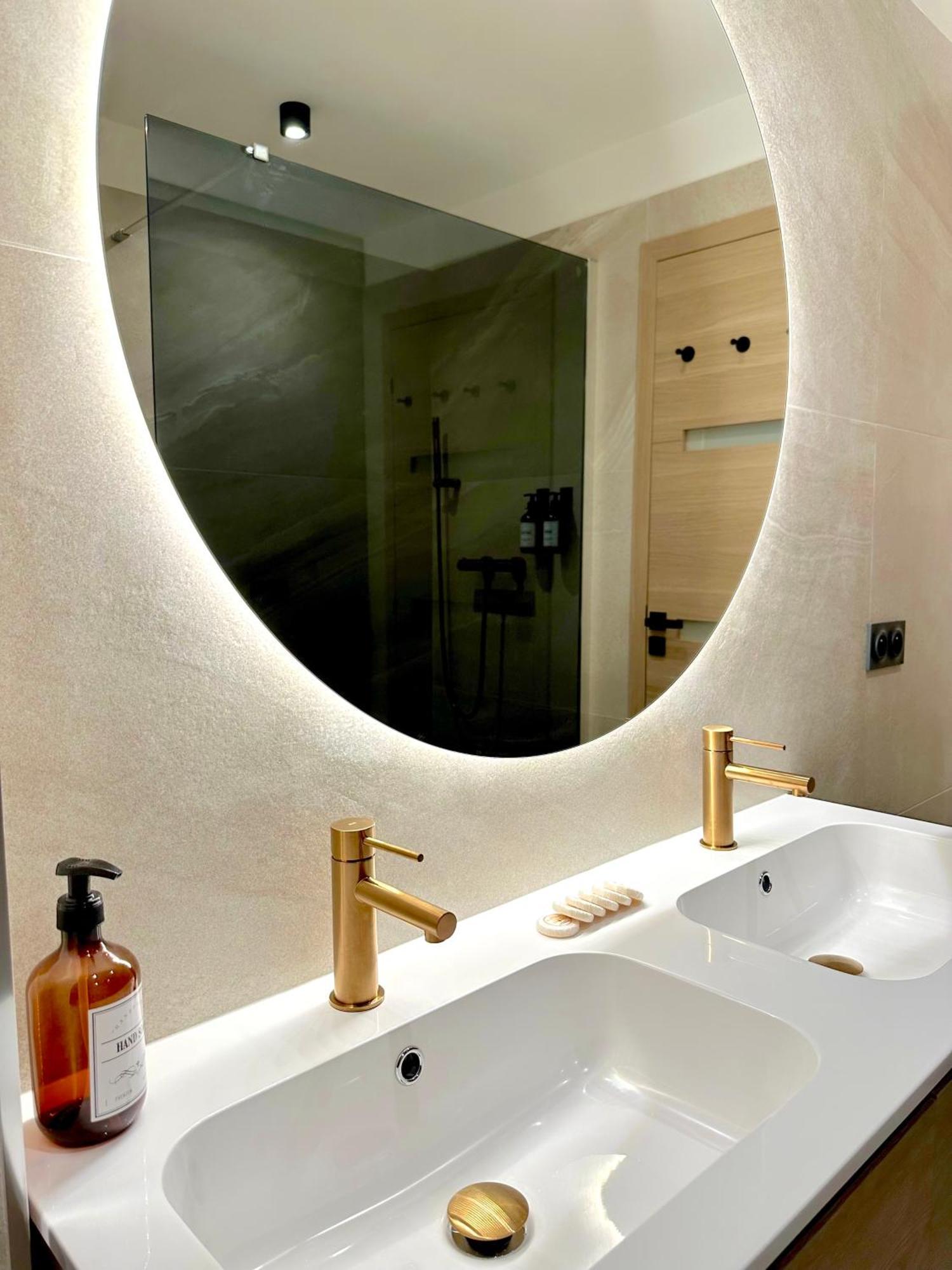 Monaco # Menton - 6 Persons - 2 Bedrooms - Full Renovated - Private Parking - Hypercenter - Clim - Beach And Sun Exteriér fotografie